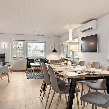 Awesome In With Kitchen Holiday home *